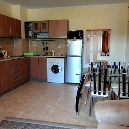 Apolon Apartment *