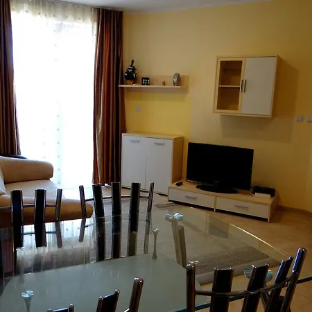 Apolon Apartment *